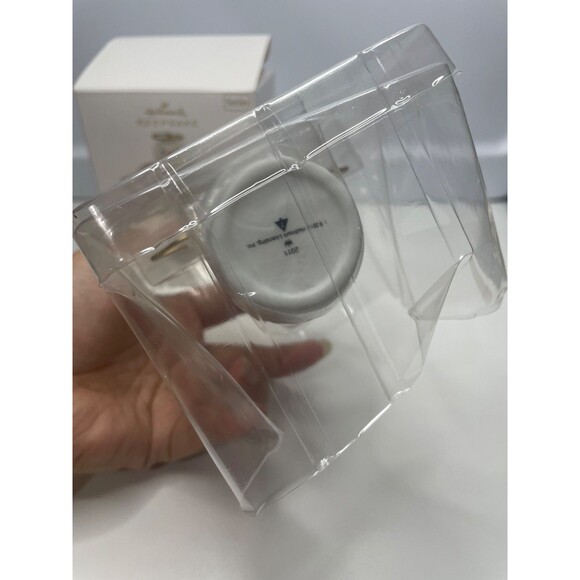 Hallmark Keepsake Snowtop Lodge Anna G. Halo Angel Snowmen Ornament 2011 - Picture 3 of 3